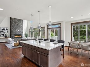 14835 NE 11th Place, Bellevue WA 98007