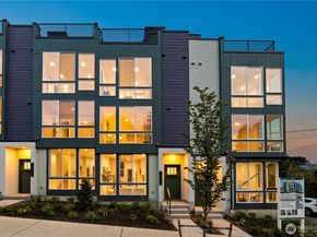 1529 N 39th Street, Seattle WA 98103