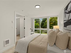 1529 N 39th Street, Seattle WA 98103