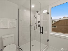 1529 N 39th Street, Seattle WA 98103