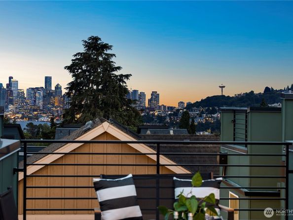 1529 N 39th Street, Seattle WA 98103