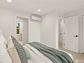1529 N 39th Street, Seattle WA 98103