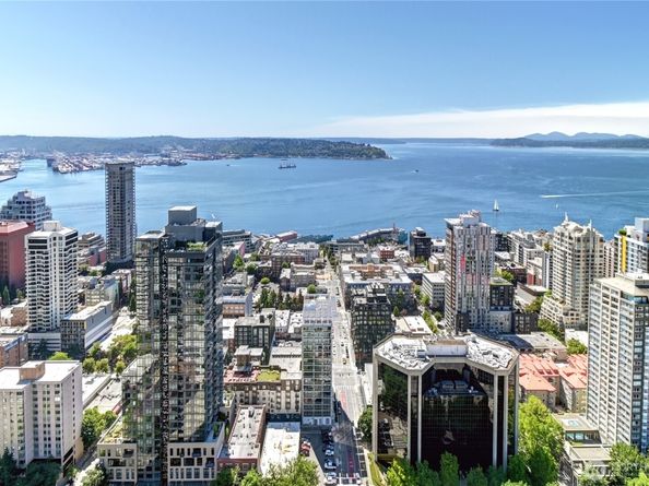 583 Battery Street 1207N, Seattle WA 98121