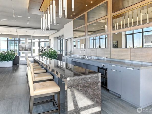 583 Battery Street 1207N, Seattle WA 98121