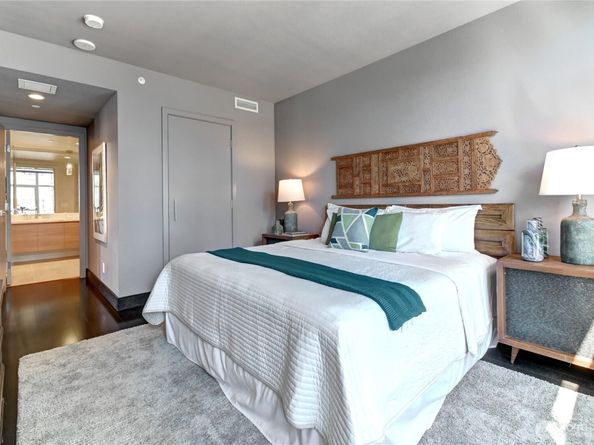 583 Battery Street 1207N, Seattle WA 98121
