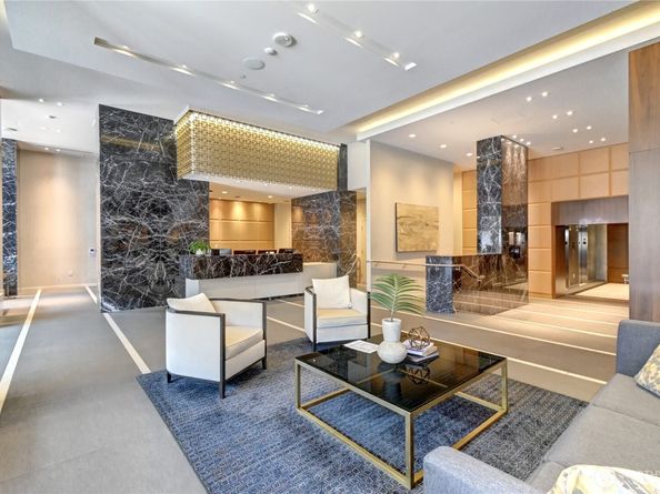 583 Battery Street 1207N, Seattle WA 98121