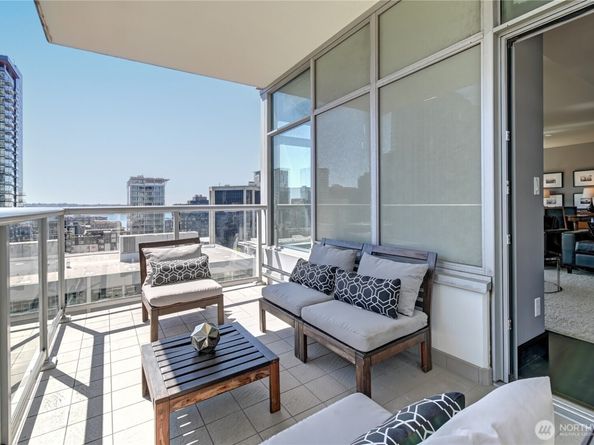 583 Battery Street 1207N, Seattle WA 98121