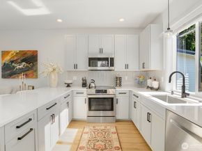 12734 B 7th Avenue NW, Seattle WA 98177