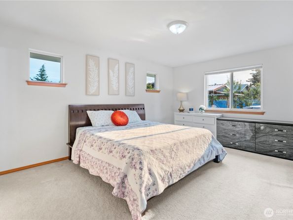 11033 18th Avenue SW, Seattle WA 98146