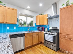 11033 18th Avenue SW, Seattle WA 98146