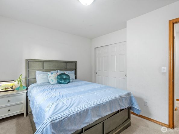 11033 18th Avenue SW, Seattle WA 98146