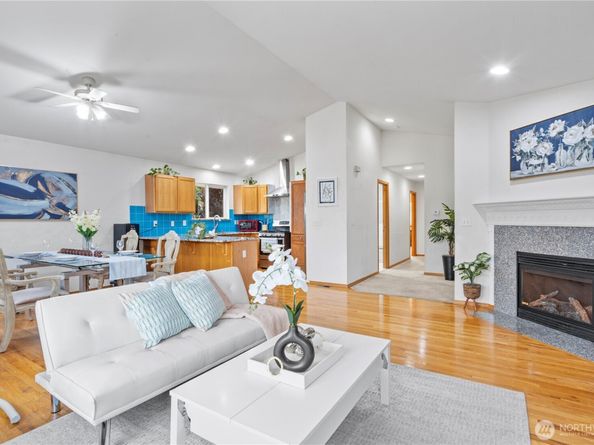 11033 18th Avenue SW, Seattle WA 98146