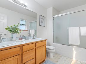 11033 18th Avenue SW, Seattle WA 98146