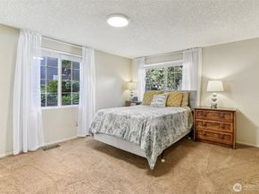 16004 74th Avenue NE, Kenmore WA 98028