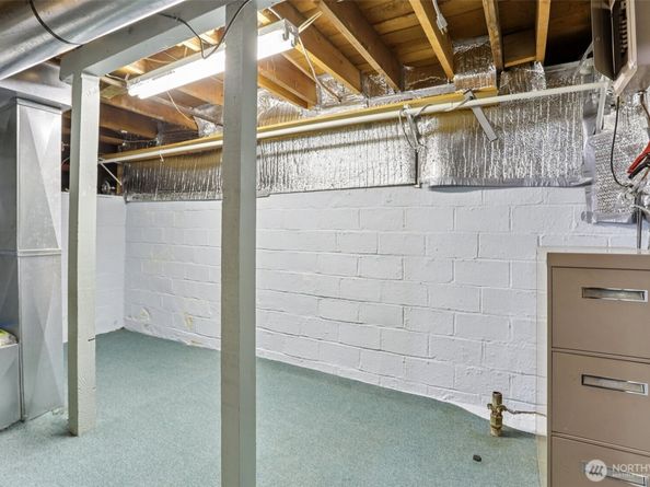 16004 74th Avenue NE, Kenmore WA 98028