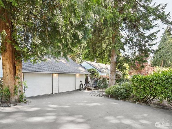 16004 74th Avenue NE, Kenmore WA 98028