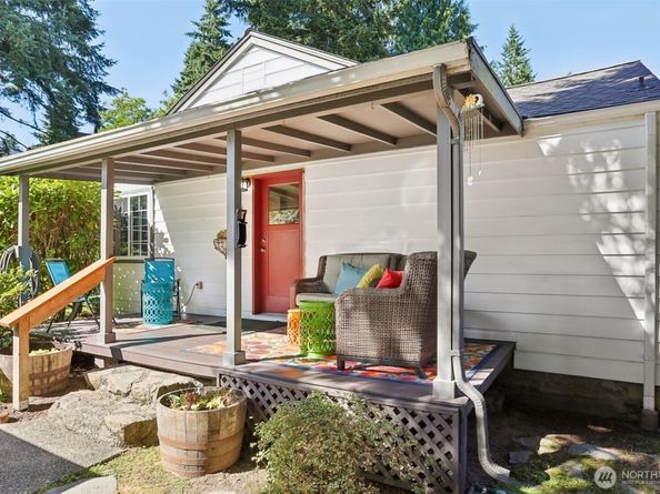 16004 74th Avenue NE, Kenmore WA 98028