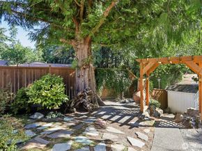 16004 74th Avenue NE, Kenmore WA 98028