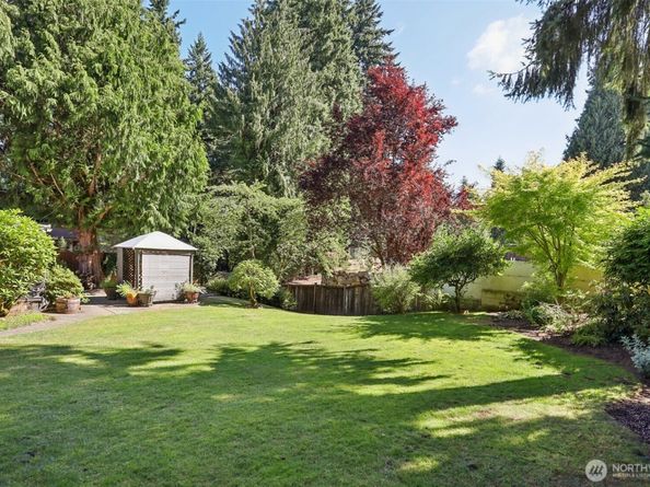 16004 74th Avenue NE, Kenmore WA 98028