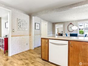 16004 74th Avenue NE, Kenmore WA 98028