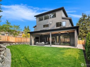 10411 NE 28th Place, Bellevue WA 98004