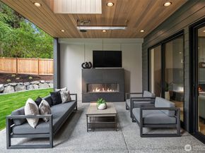 10411 NE 28th Place, Bellevue WA 98004
