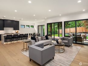 10411 NE 28th Place, Bellevue WA 98004
