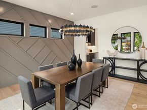 10411 NE 28th Place, Bellevue WA 98004