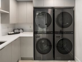 10411 NE 28th Place, Bellevue WA 98004