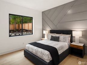 10411 NE 28th Place, Bellevue WA 98004
