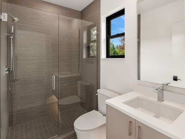 10411 NE 28th Place, Bellevue WA 98004