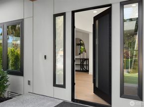 10411 NE 28th Place, Bellevue WA 98004