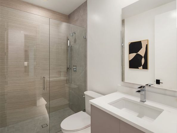 10411 NE 28th Place, Bellevue WA 98004