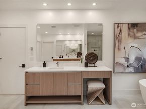 10411 NE 28th Place, Bellevue WA 98004