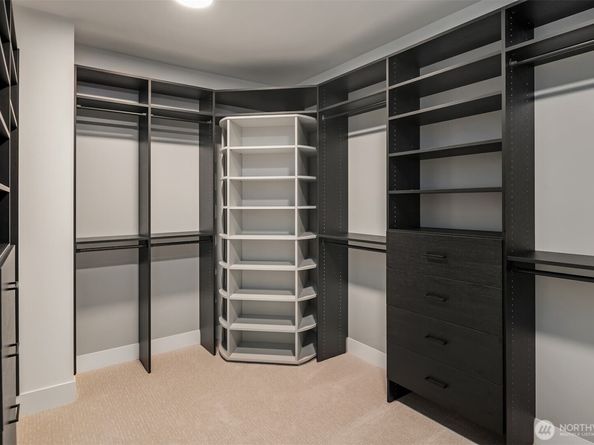 10411 NE 28th Place, Bellevue WA 98004