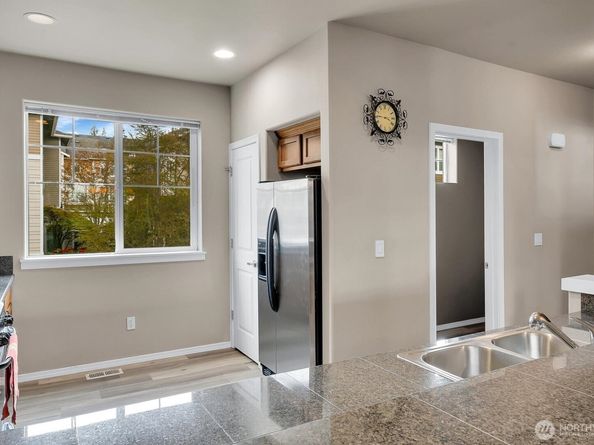 15 164th Street SW J2, Bothell WA 98012