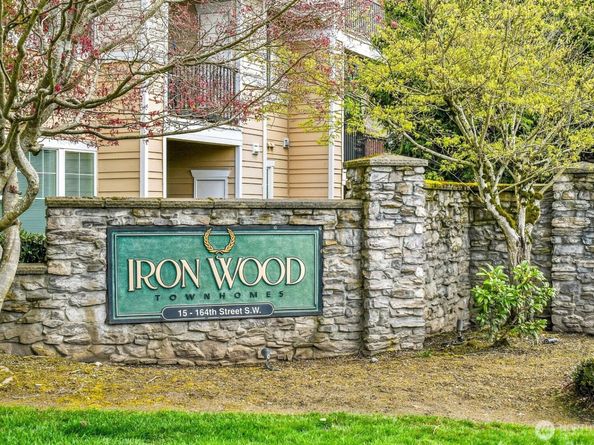 15 164th Street SW J2, Bothell WA 98012