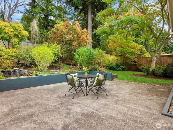 18330 9th Avenue NE, Poulsbo WA 98370