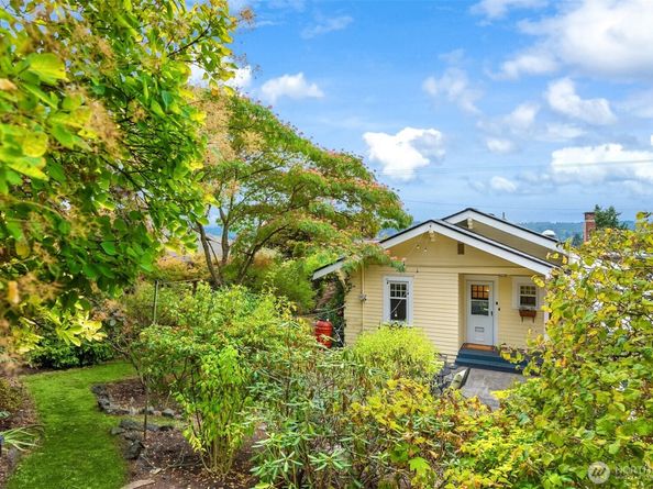 18330 9th Avenue NE, Poulsbo WA 98370