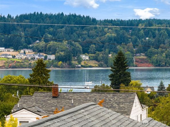 18330 9th Avenue NE, Poulsbo WA 98370