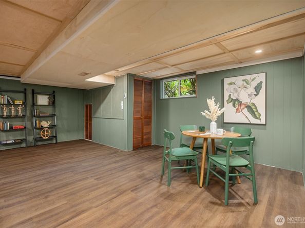 18330 9th Avenue NE, Poulsbo WA 98370