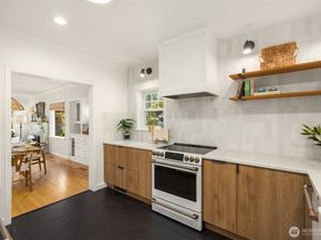 18330 9th Avenue NE, Poulsbo WA 98370