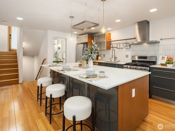 1833 27th Avenue, Seattle WA 98122