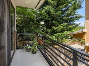 1833 27th Avenue, Seattle WA 98122