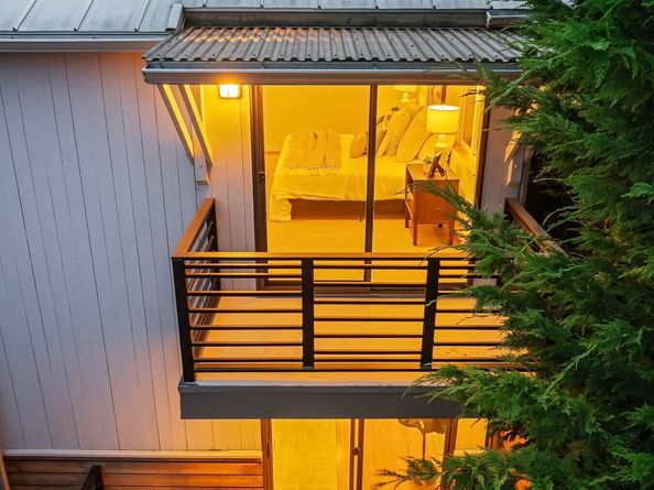 1833 27th Avenue, Seattle WA 98122