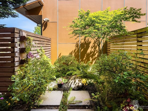 1833 27th Avenue, Seattle WA 98122