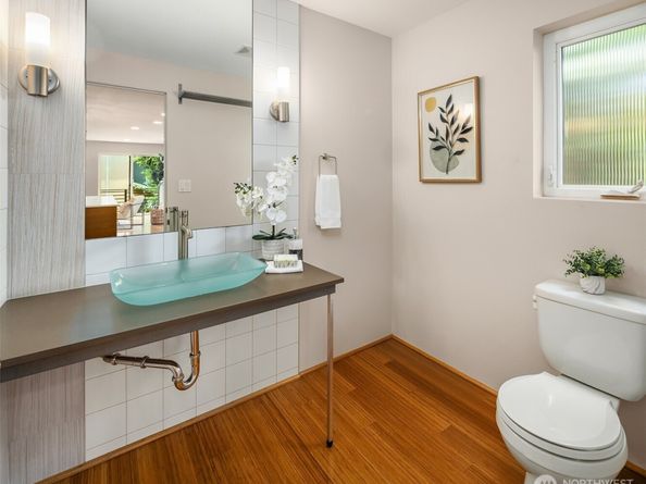 1833 27th Avenue, Seattle WA 98122