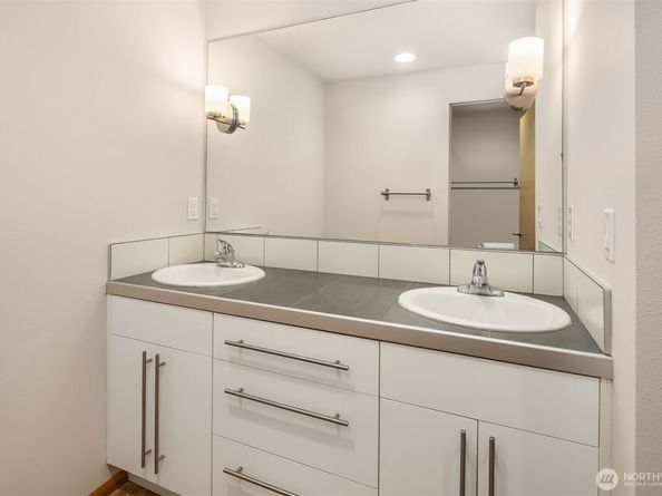 1833 27th Avenue, Seattle WA 98122