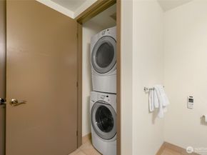 2033 2nd Avenue 2005, Seattle WA 98121