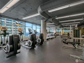 2033 2nd Avenue 2005, Seattle WA 98121